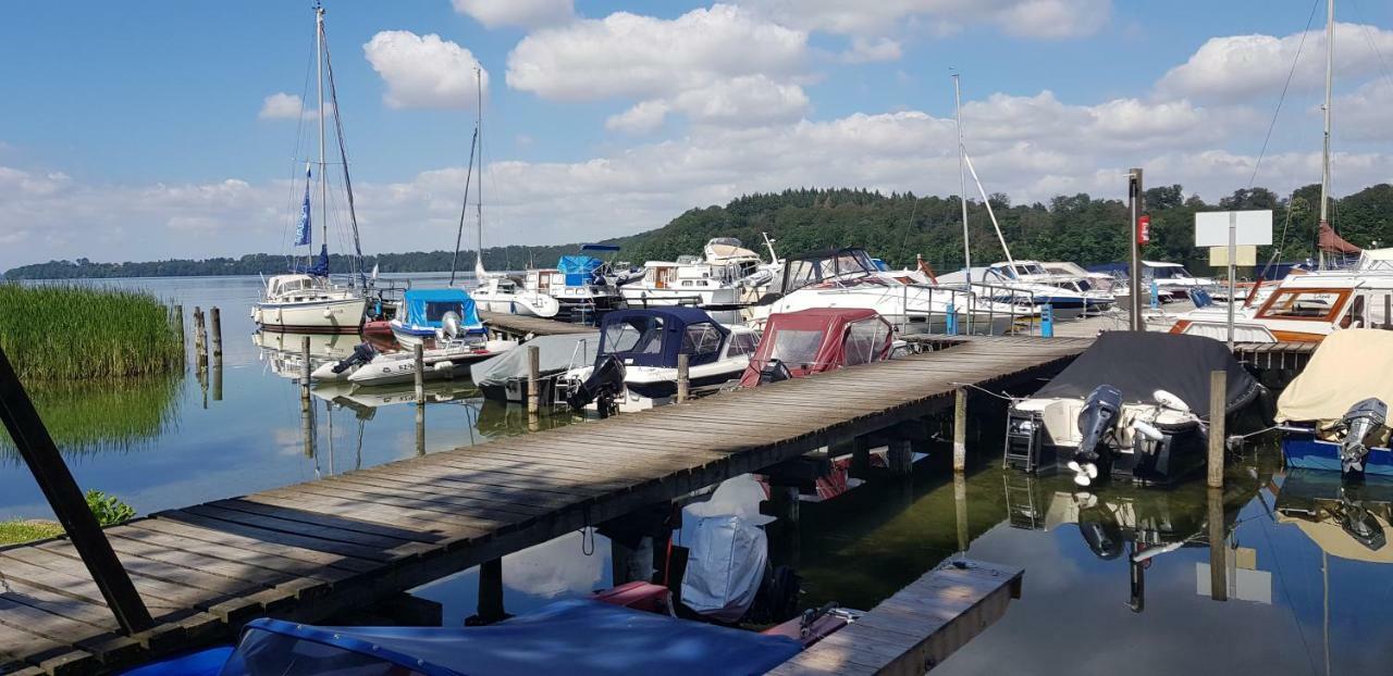 Ferienwohnung Am Schweriner See Raben Steinfeld المظهر الخارجي الصورة